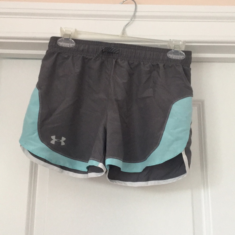 gray and blue athletic shorts, Under armor